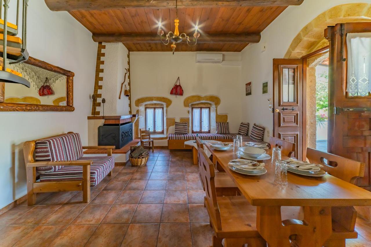 Villa Areti - Traditional Cozy Villa Embrosneros Екстериор снимка