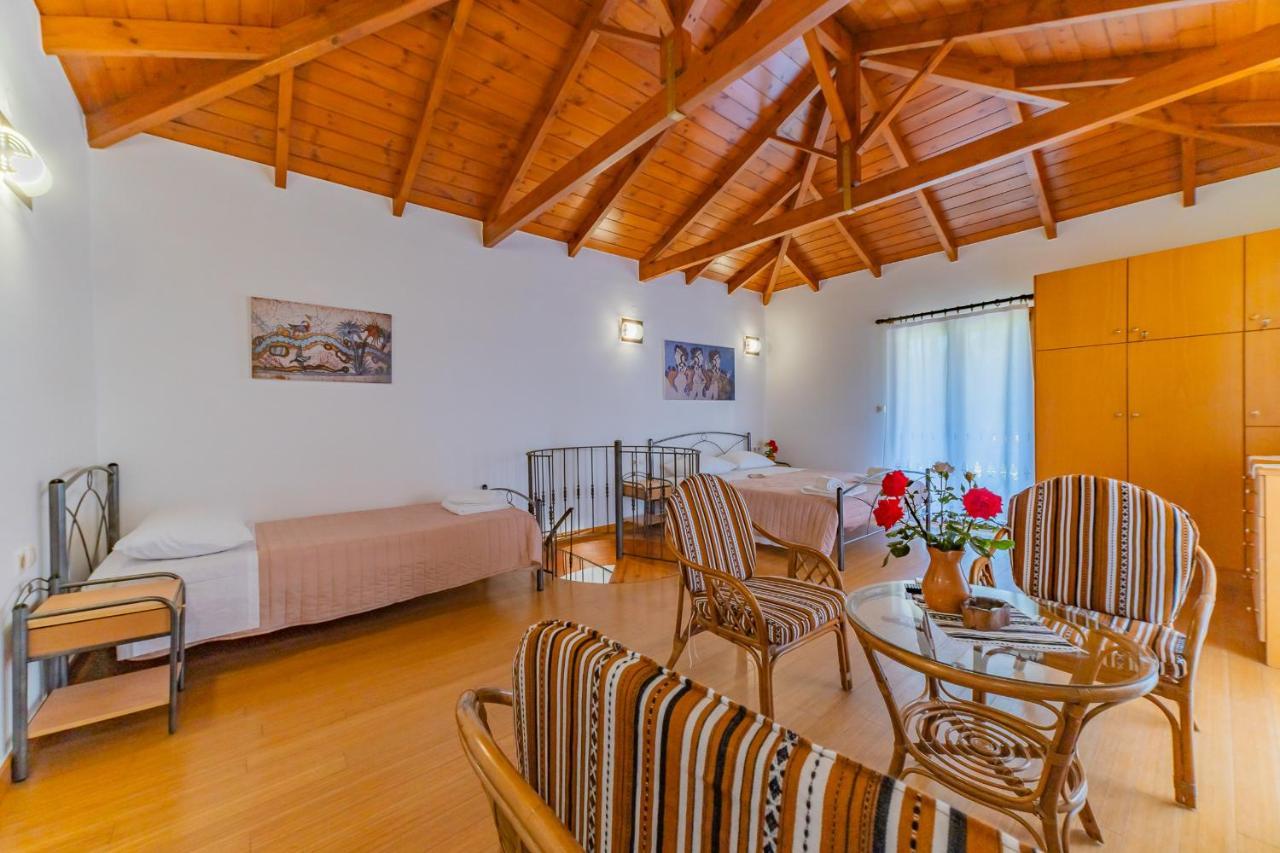 Villa Areti - Traditional Cozy Villa Embrosneros Екстериор снимка